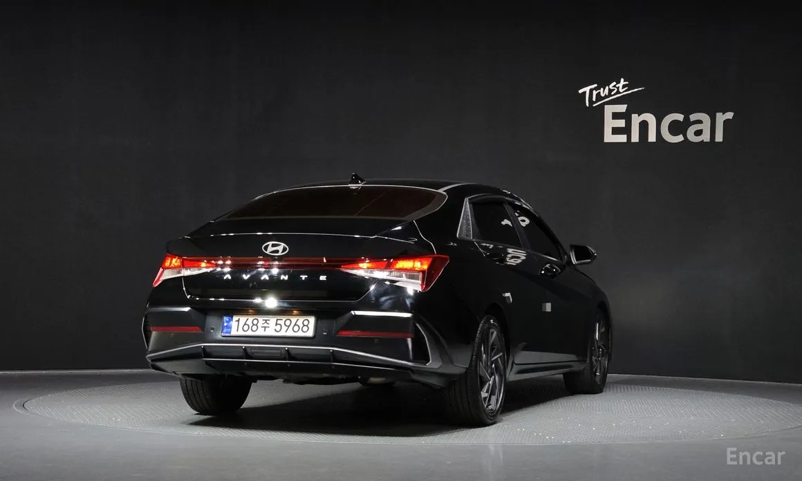 Фото 2 - Hyundai Avante