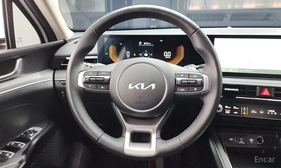 Фото 13 - Kia K5