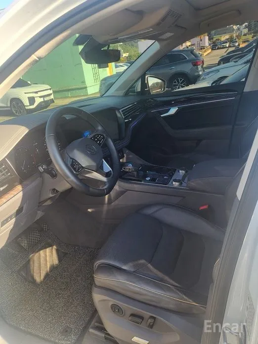 Фото 4 - Volkswagen Touareg