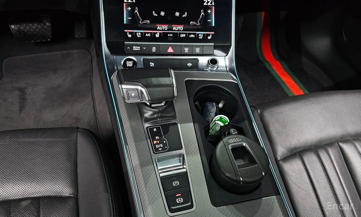 Фото 9 - Audi A6