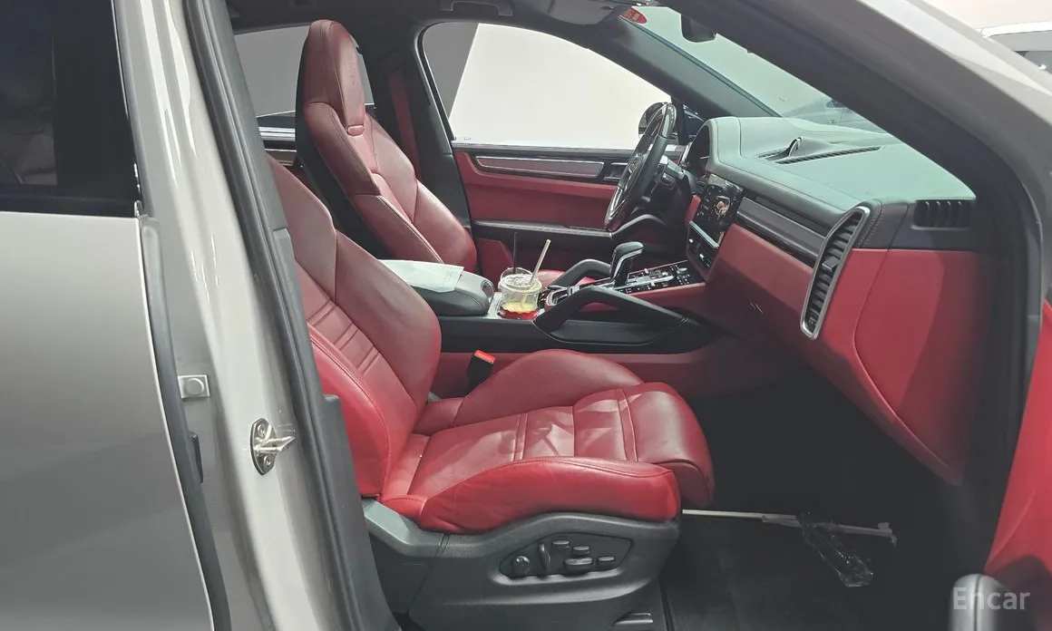 Фото 10 - Porsche Cayenne