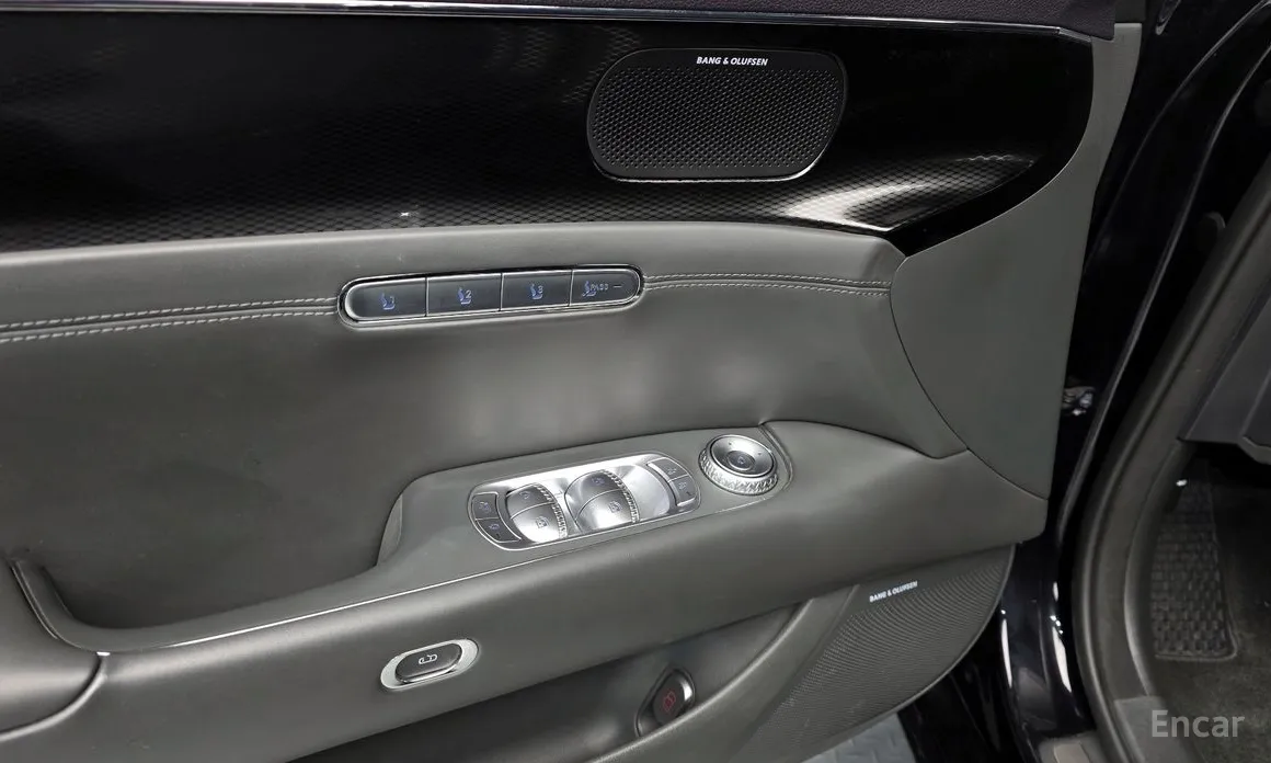 Фото 11 - Genesis G90