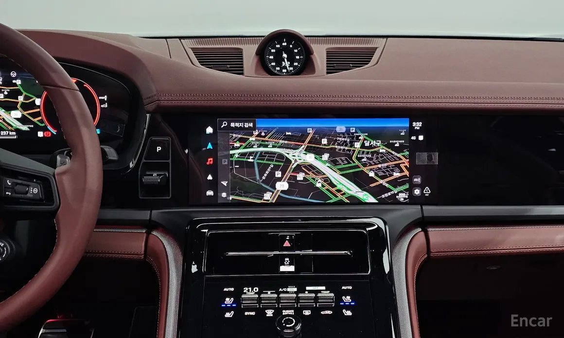 Фото 14 - Porsche Panamera