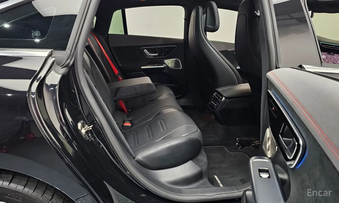 Фото 12 - Mercedes-Benz EQE