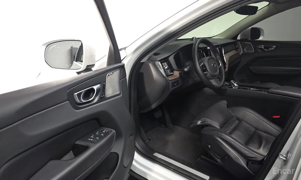 Фото 11 - Volvo XC60