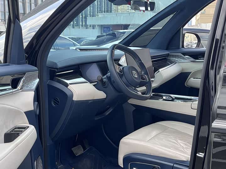 Фото 2 - Zeekr 009