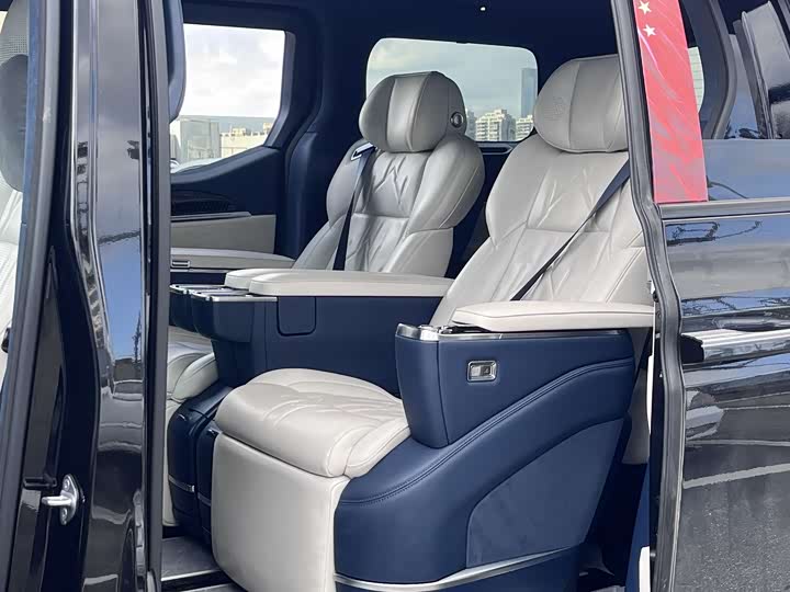 Фото 3 - Zeekr 009