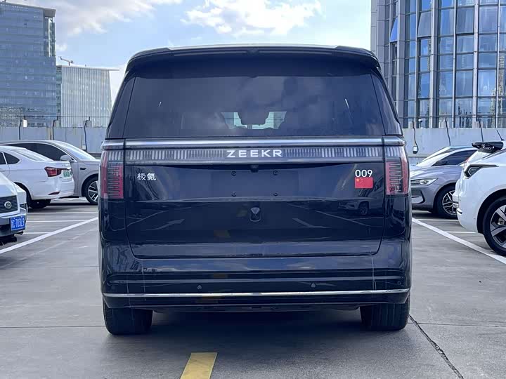 Фото 7 - Zeekr 009