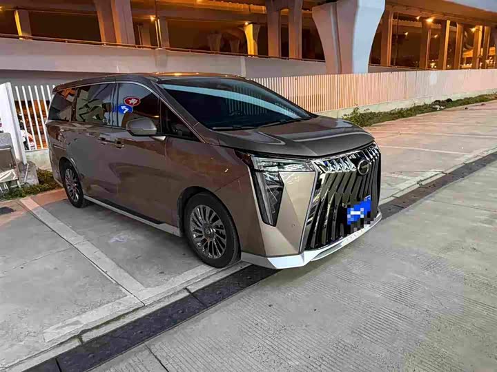 Фото 2 - GAC Trumpchi M8