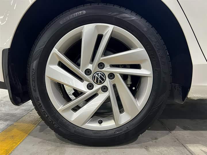 Фото 19 - Volkswagen Lamando L