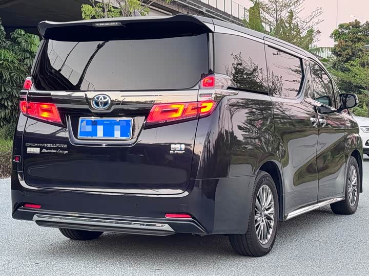 Фото 4 - Toyota Vellfire