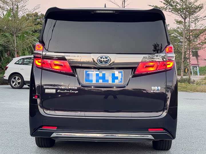 Фото 5 - Toyota Vellfire