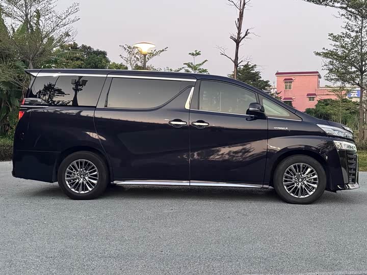 Фото 7 - Toyota Vellfire