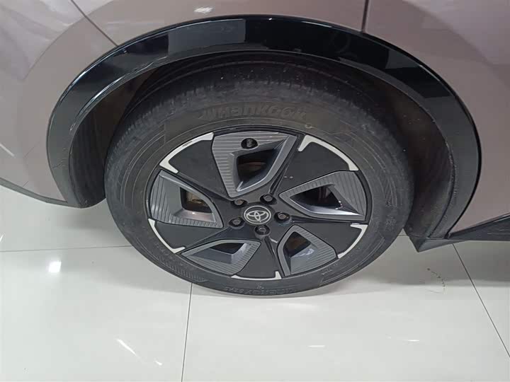 Фото 26 - Toyota bZ3