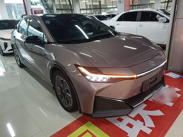 Фото 4 - Toyota bZ3