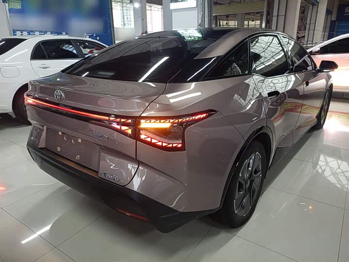 Фото 7 - Toyota bZ3