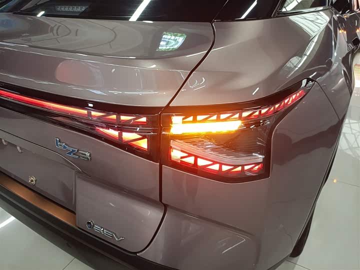 Фото 8 - Toyota bZ3