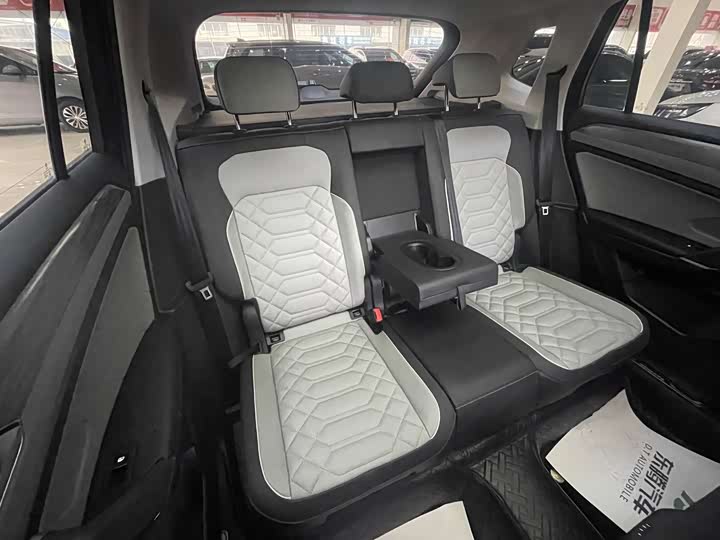 Фото 18 - Volkswagen Tayron