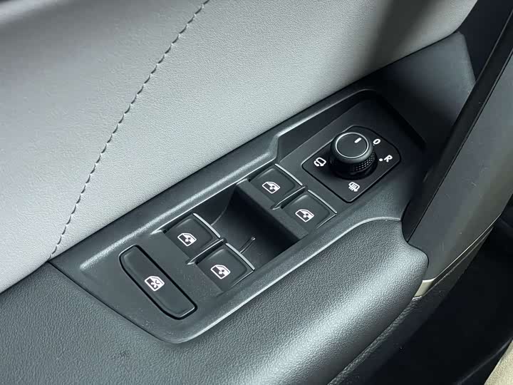 Фото 25 - Volkswagen Tayron