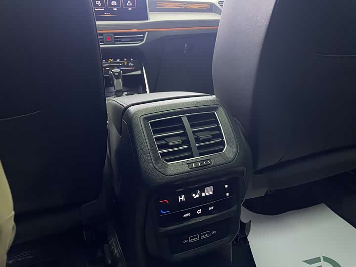 Фото 26 - Volkswagen Tayron