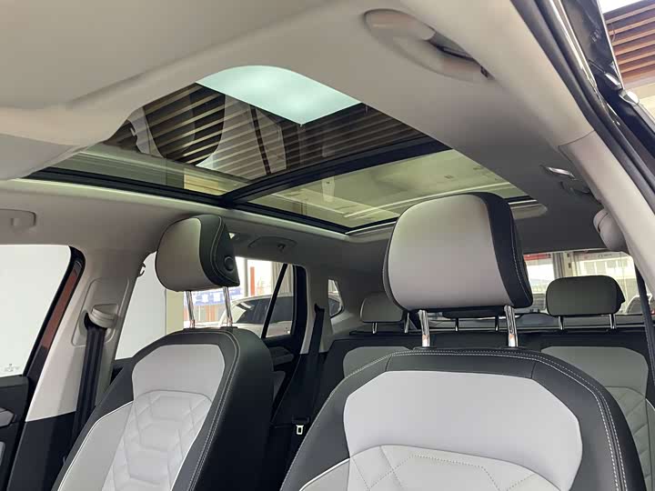 Фото 27 - Volkswagen Tayron