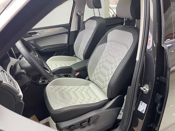 Фото 28 - Volkswagen Tayron