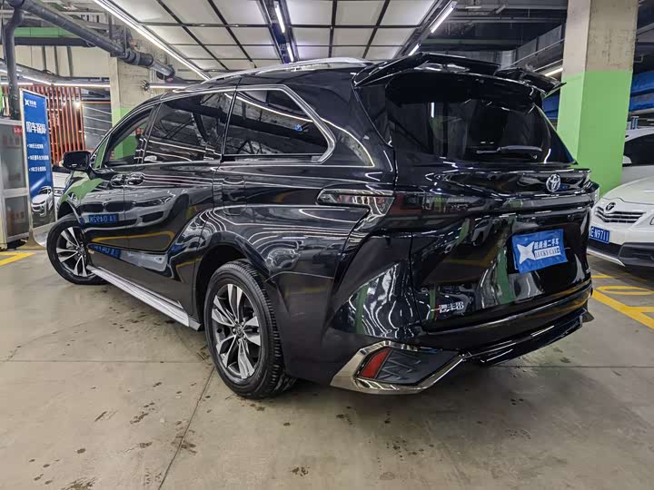 Фото 6 - Toyota Granvia