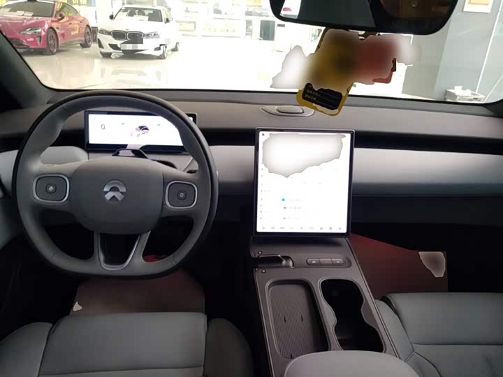 Фото 10 - Nio ET5