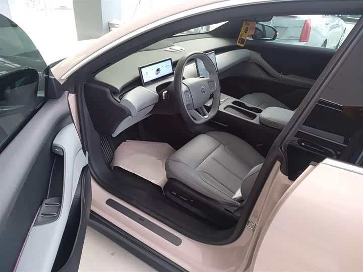 Фото 15 - Nio ET5