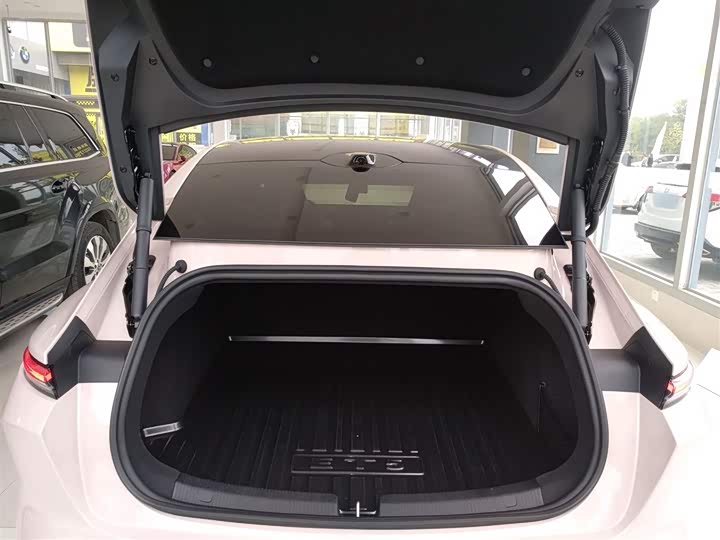 Фото 19 - Nio ET5