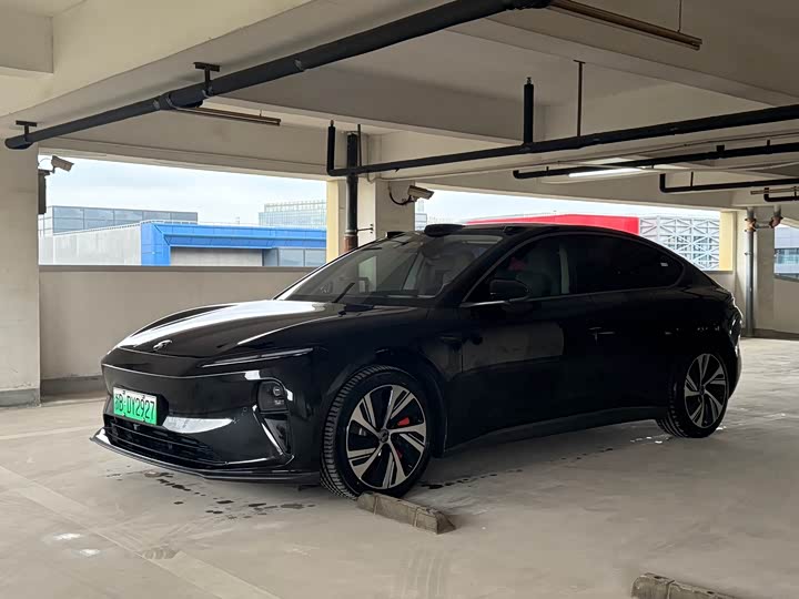 Фото 1 - Nio ET5