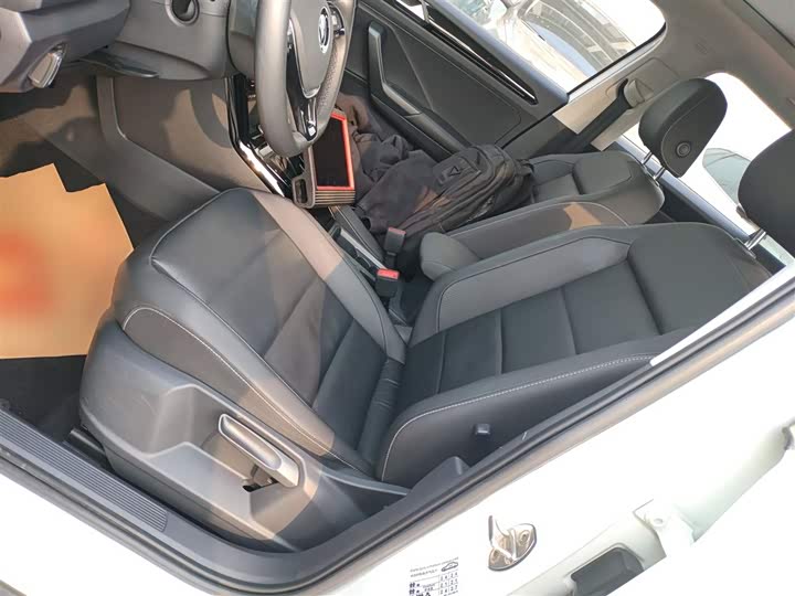 Фото 15 - Volkswagen T-Roc