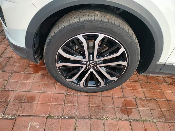 Фото 23 - Volkswagen T-Roc