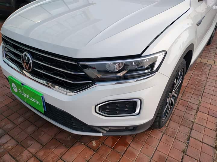 Фото 24 - Volkswagen T-Roc