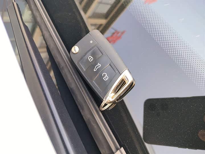 Фото 9 - Volkswagen T-Roc