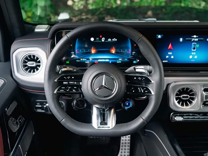 Фото 18 - Mercedes-Benz G-Class AMG