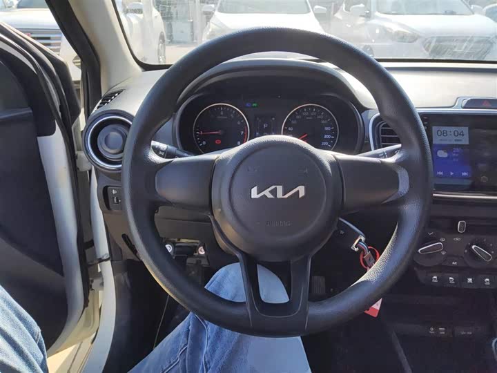 Фото 11 - Kia Pegas