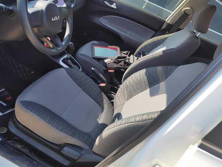 Фото 15 - Kia Pegas