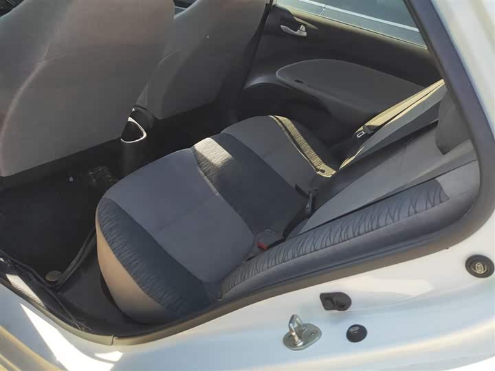 Фото 17 - Kia Pegas