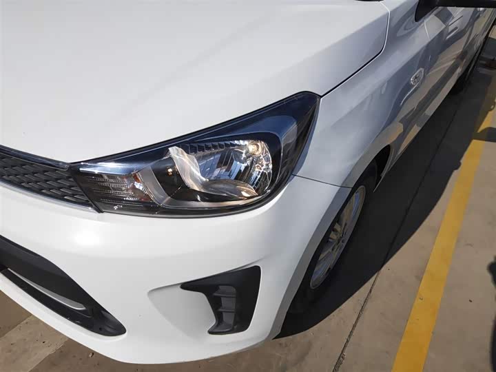 Фото 24 - Kia Pegas