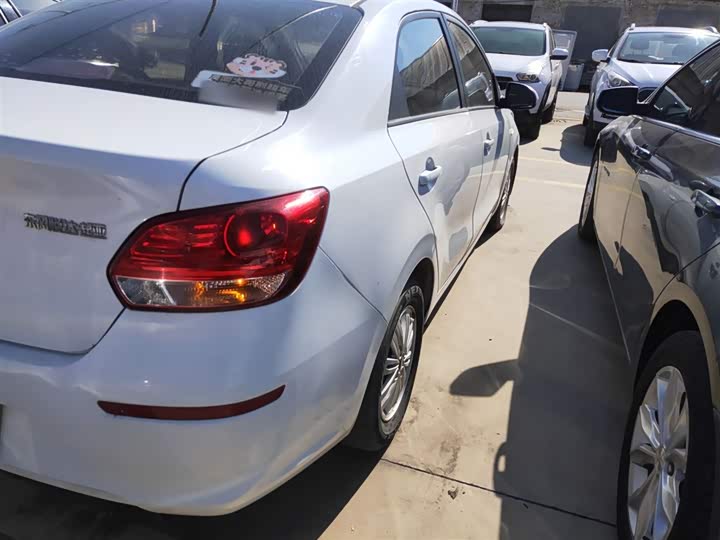 Фото 8 - Kia Pegas