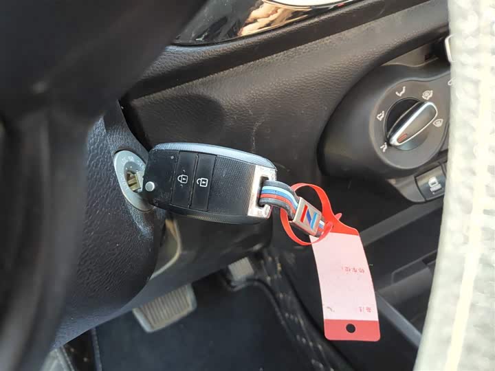 Фото 9 - Kia Pegas