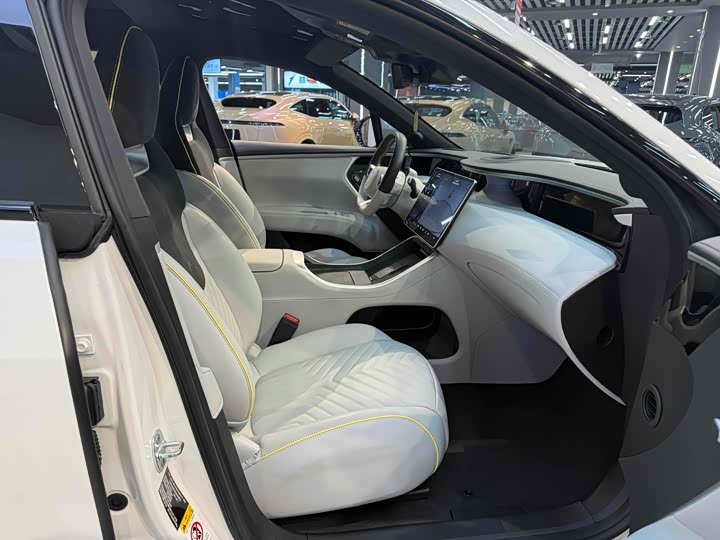 Фото 26 - Avatr 11