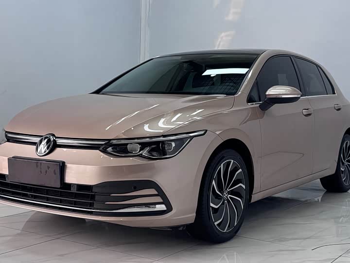 Фото 1 - Volkswagen Golf