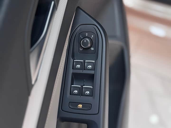 Фото 9 - Volkswagen Golf