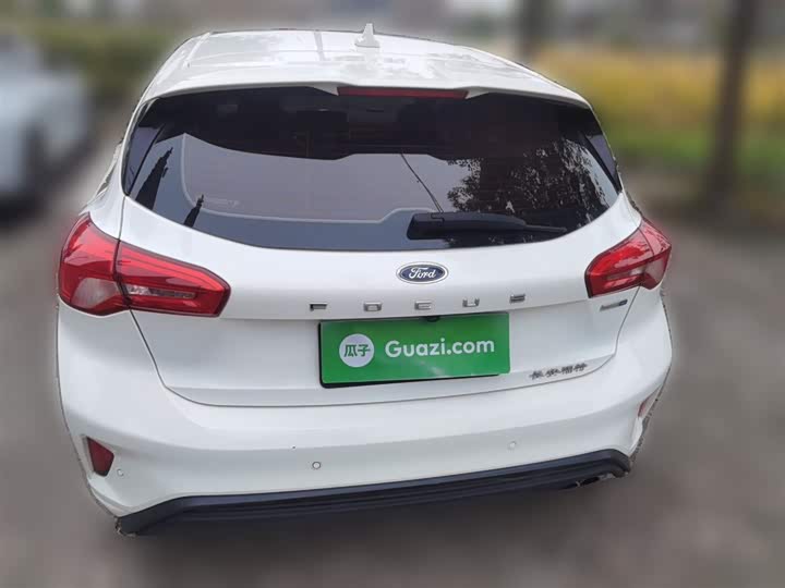 Фото 28 - Ford Focus