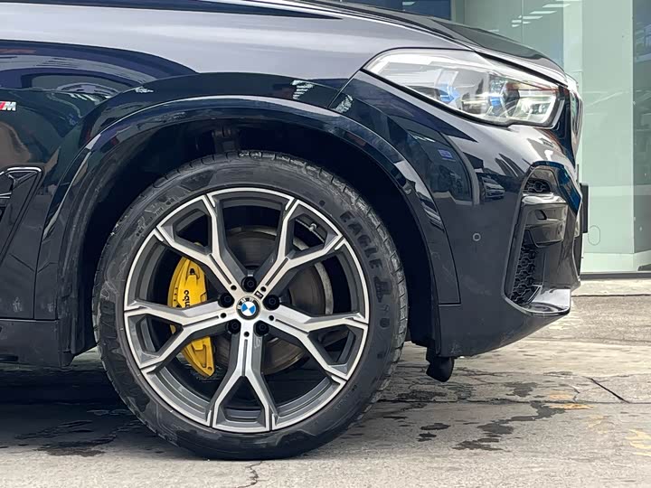 Фото 18 - BMW X5