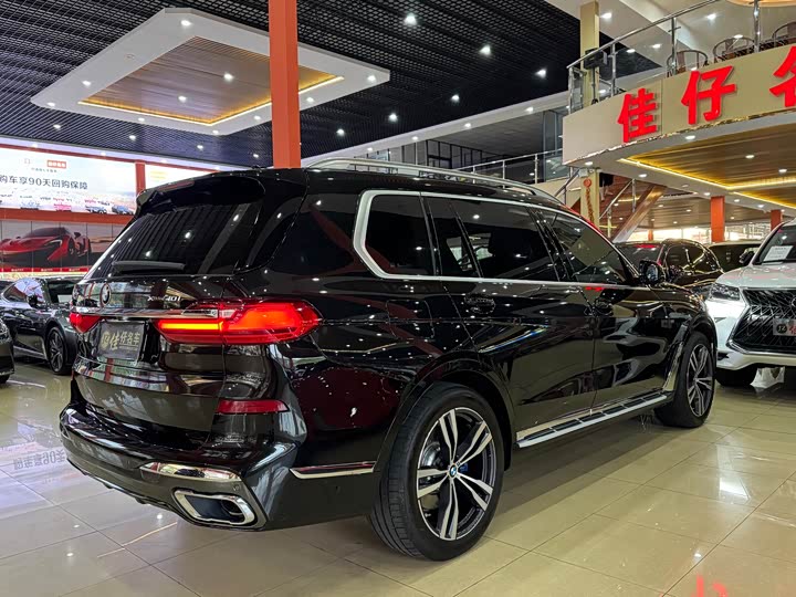Фото 6 - BMW X7