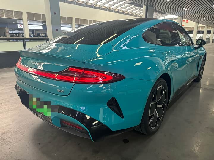 Фото 14 - Xiaomi SU7