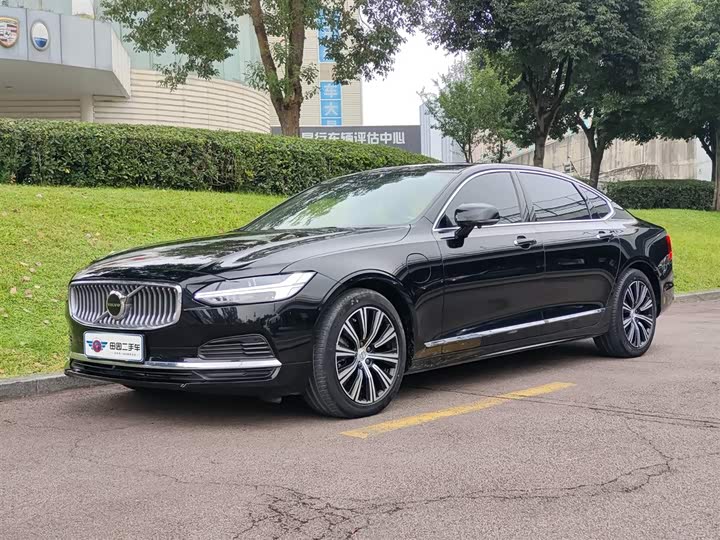 Фото 1 - Volvo S90 Hybrid